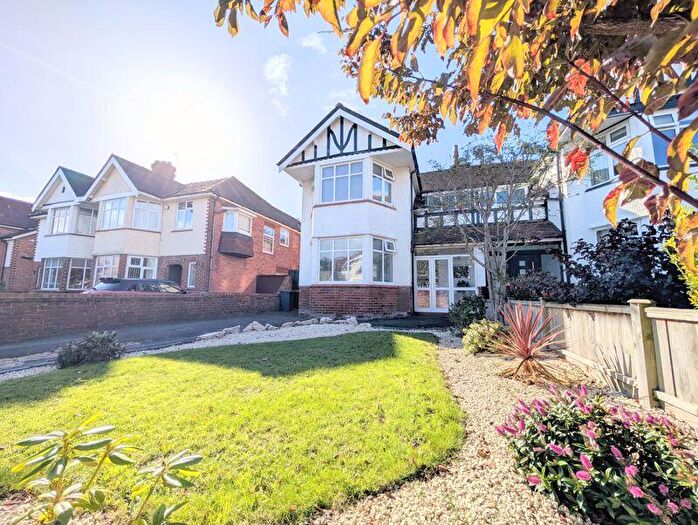 3 Bedroom Semi-Detached House To Rent In Golf Open - Dunbar Crescent, Hillside - Sleeps, PR8