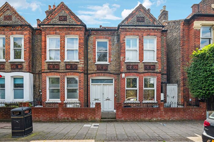 2 Bedroom Flat To Rent In Putney Bridge Road, East Putney, SW15