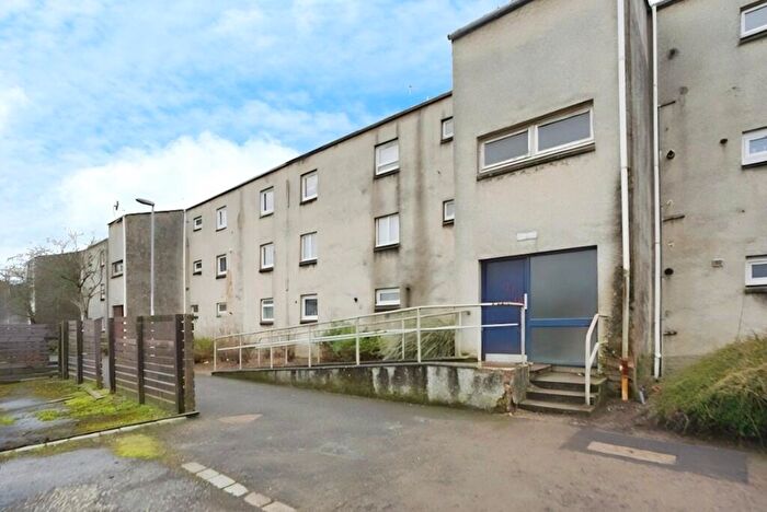 2 Bedroom Flat To Rent In Spruce Road, G67