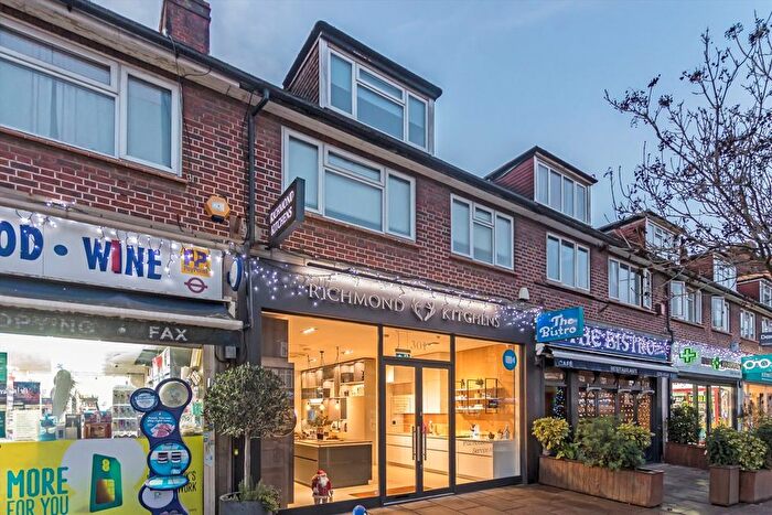 1 Bedroom Flat To Rent In Richmond Road, Kingston Upon Thames, KT2