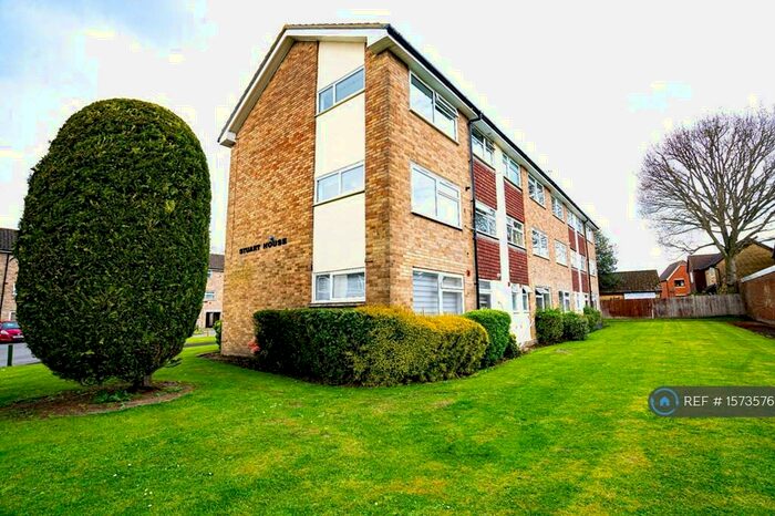 2 Bedroom Maisonette To Rent In Stuart House, Horsham, RH13