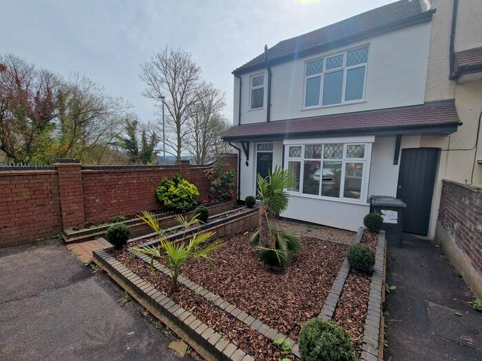 3 Bedroom Property To Rent In Richmond Hill, Luton, LU2