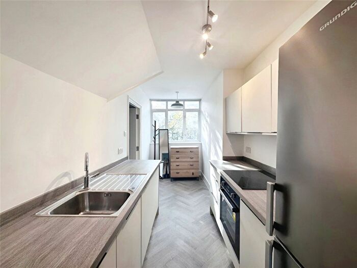 1 Bedroom Flat To Rent In Frant Road, Tunbridge Wells, Kent, TN2