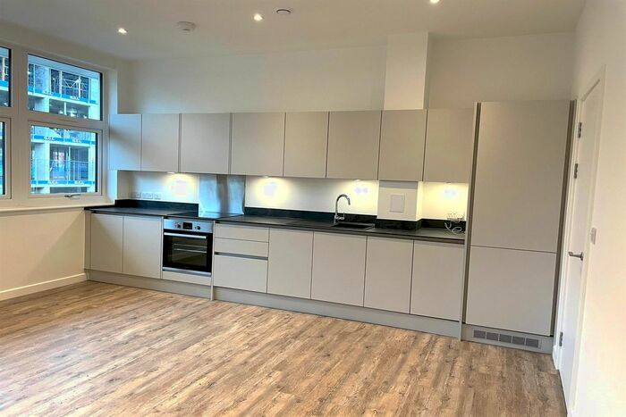 2 Bedroom Flat To Rent In 4-16 London Road, Staines-Upon-Thames TW18