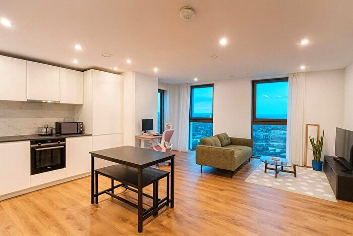 1 Bedroom Apartment For Sale In One Thames Quay, London, E14