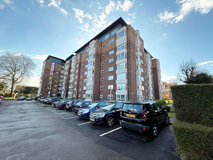 2 Bedroom Flat To Rent In Raffles House, Brampton Grove, Hendon, London, NW4