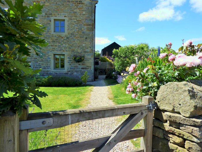 4 Bedroom Semi-Detached House For Sale In Town Head Mistal, North Street, Silsden, BD20