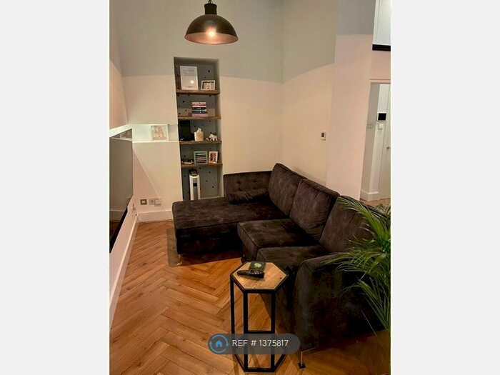 2 Bedroom Flat To Rent In The Box Works, Manchester, M15