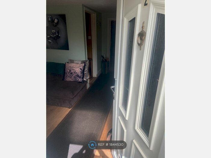 Studio To Rent In Ashford Road, Maidstone, ME14