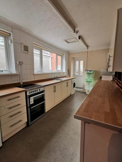 5 Bedroom Property To Rent In Gower Road, Sketty Road, Swansea, SA2