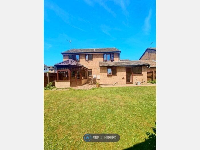 4 Bedroom Detached House To Rent In Stokesay Court, Peterborough, PE3