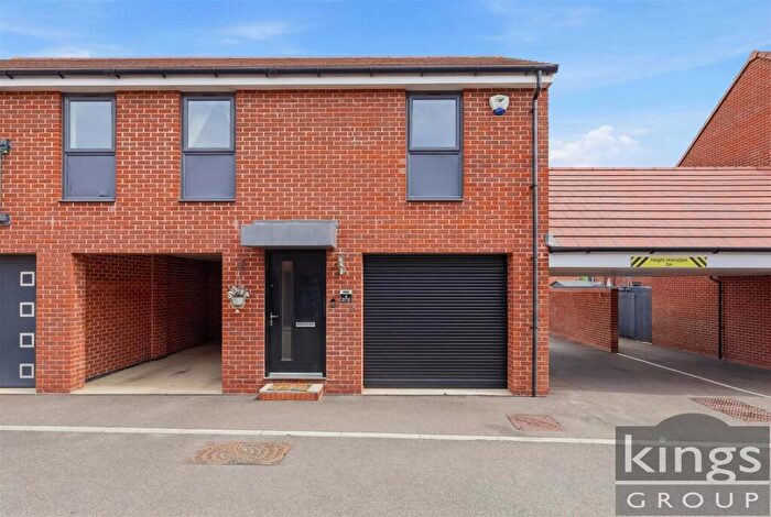 2 Bedroom Coach House For Sale In Maytree Crescent, Gilden Park, CM17