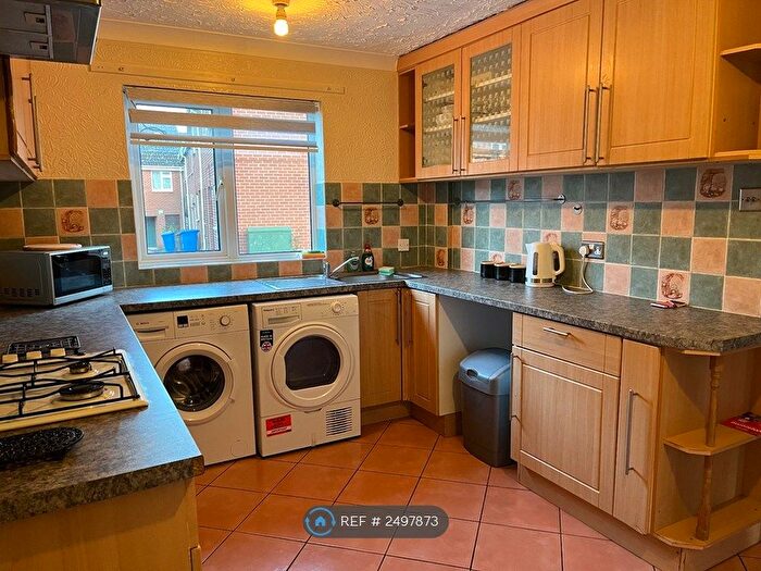 4 Bedroom Semi-Detached House To Rent In Goodhale Rd, Norwich, NR5