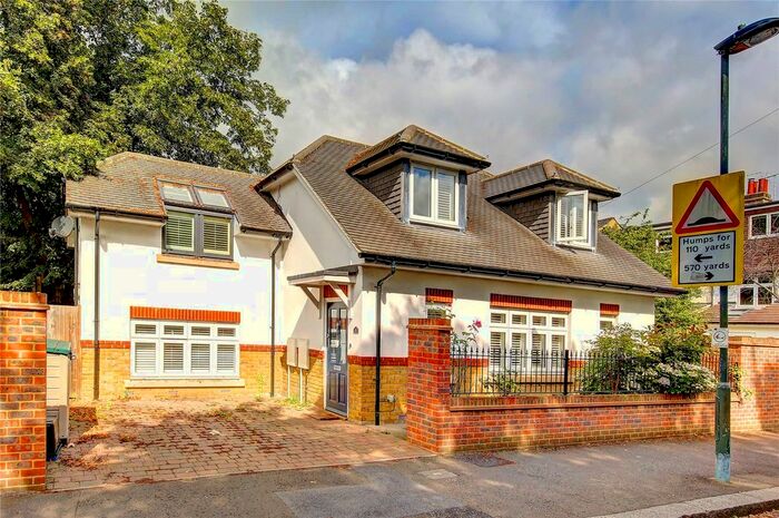 3 Bedroom Detached House To Rent In Alpha Road, Teddington, TW11