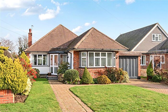 2 Bedroom Bungalow For Sale In Winslow Way, Walton-On-Thames, KT12