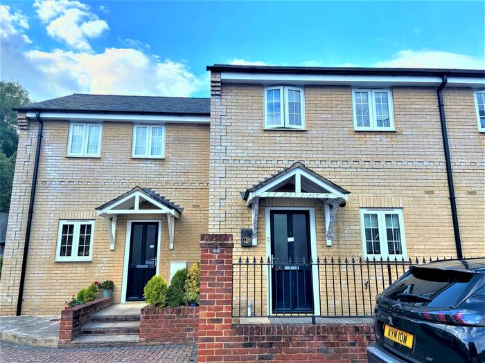 2 Bedroom Semi-Detached House To Rent In Atherley Park Close, Shanklin, PO37