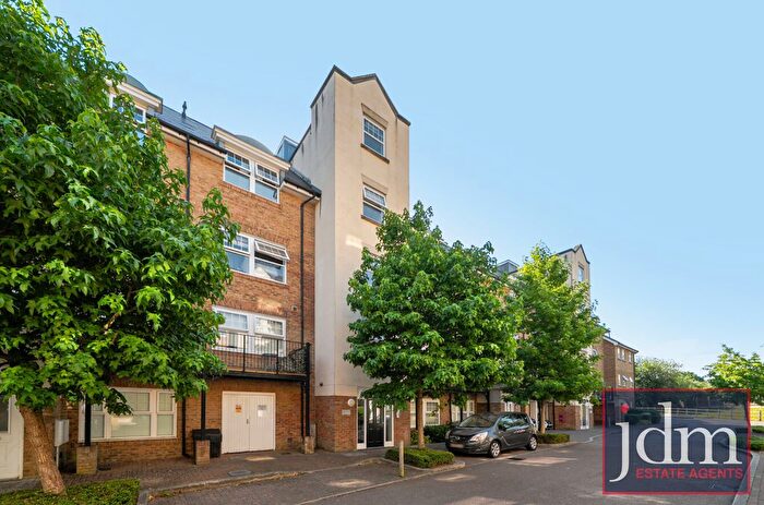 2 Bedroom Flat To Rent In Wells View Drive, Trinity Village, Bromley, BR2