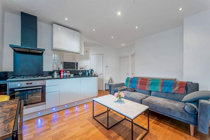 2 Bedroom Flat To Rent In Chiswick High Road, Chiswick, London, W4