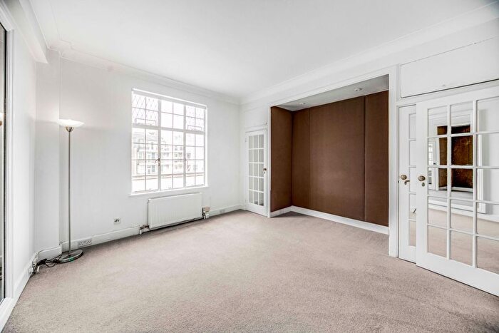 Studio To Rent In Hallam Street, London, W1W