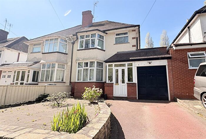 3 Bedroom Semi Detached House For Sale In Yardley Wood Road, Birmingham, B13