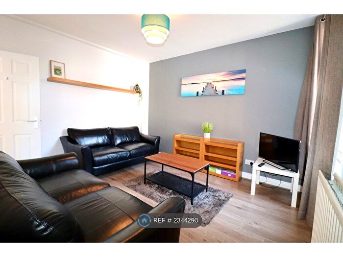 4 Bedroom Terraced House To Rent In Oxford Street, Middlesbrough, TS1