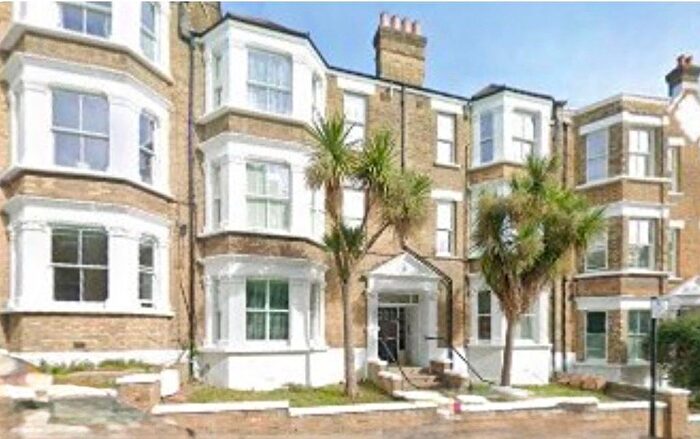 3 Bedroom Flat To Rent In Wyndham Crescent, London, N19