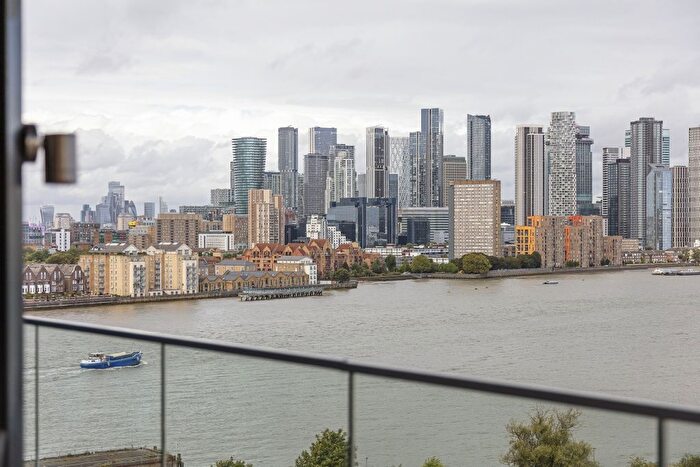 2 Bedroom Flat For Sale In Telegraph Avenue, London, SE10