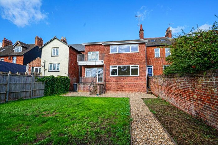 3 Bedroom Detached House For Sale In Albany Road, Leighton Buzzard, LU7