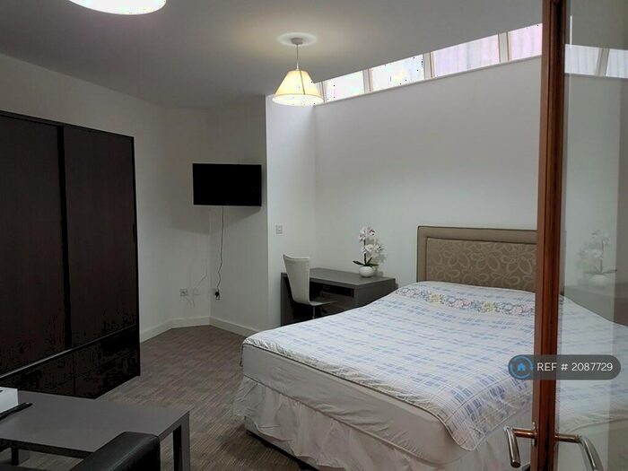 Studio To Rent In Cobourg Street, Manchester, M1