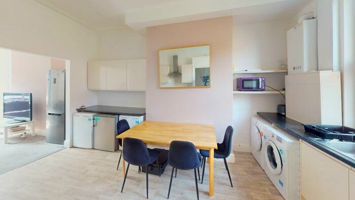 5 Bedroom Terraced House To Rent In Stanmore Street, Burley, Leeds, LS4