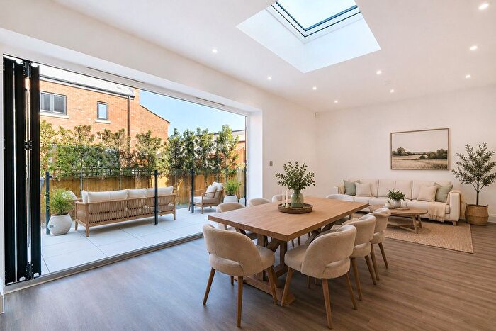 3 Bedroom End Terrace House For Sale In Send Mews, Caversham, Reading, RG4