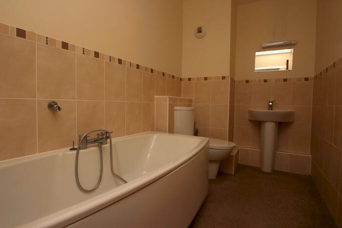 2 Bedroom Apartment To Rent In North Street, PL4