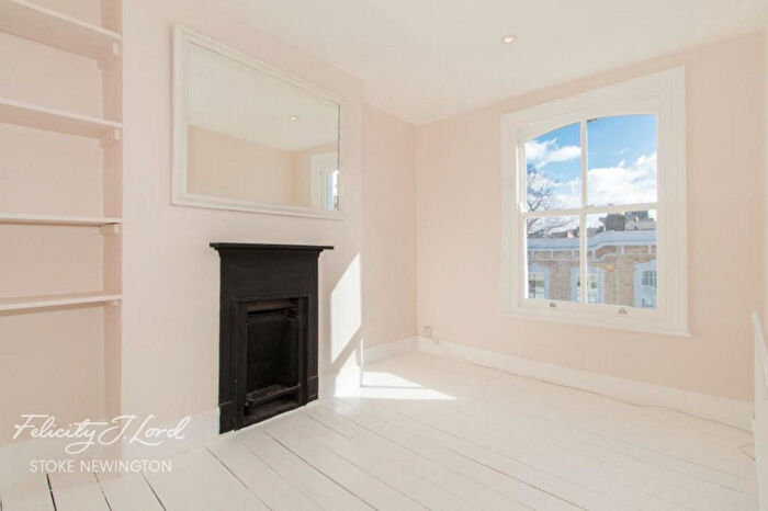 3 Bedroom Apartment To Rent In Winston Road, London, N16