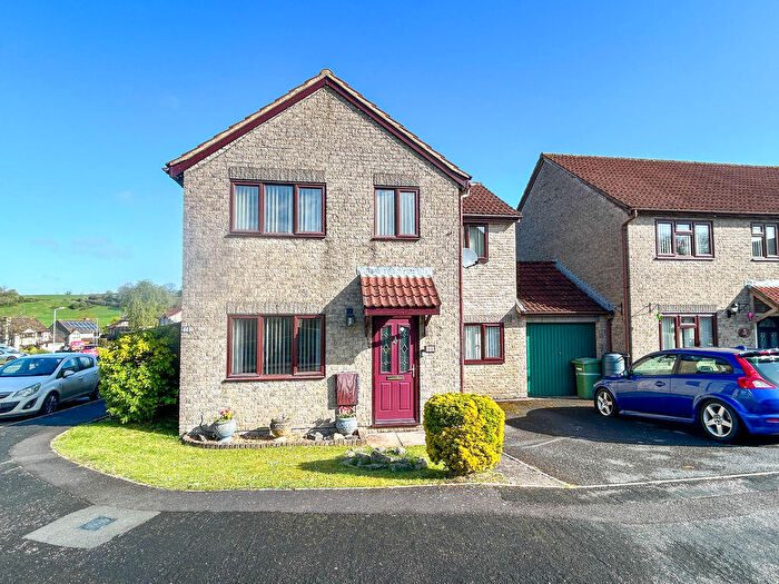 5 Bedroom Semi Detached House For Sale In Finch Close, Shepton Mallet, BA4