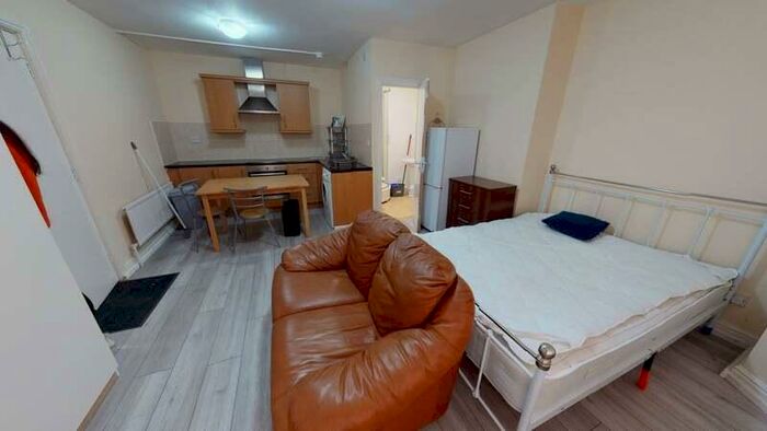 1 Bedroom Flat To Rent In St Michaels Lane, Headingley, Leeds, LS6