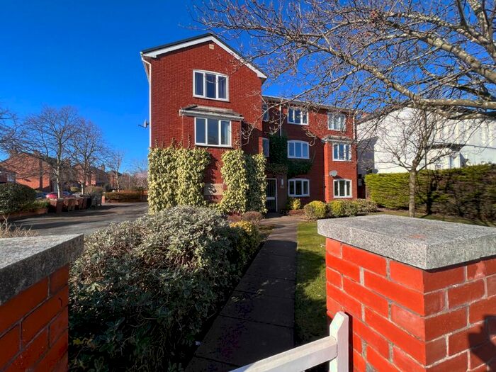 2 Bedroom Apartment To Rent In Chalfont Court, Liverpool Road, Southport, Merseyside, PR8