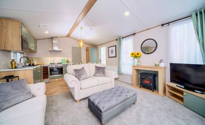 2 Bedroom Mobile/park Home For Sale In Mallsknowe, English Street, Longtown, Carlisle, CA6