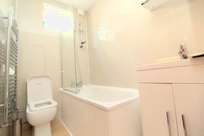 4 Bedroom Flat To Rent In Liverpool Road, Holloway, London, N7
