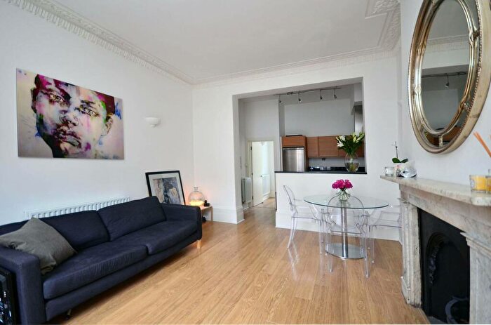 1 Bedroom Flat To Rent In Offord Road, Islington, London, N1