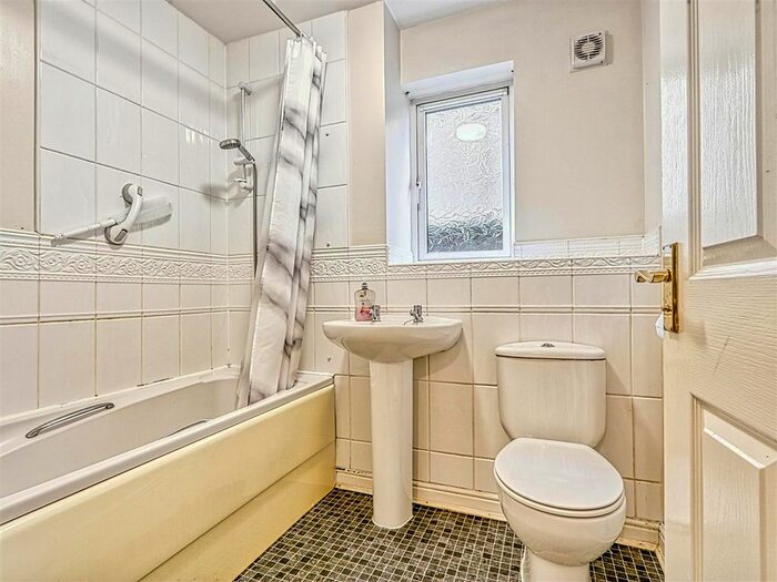 2 Bedroom Maisonette To Rent In Bloomery Way, Clay Cross, Chesterfield, Derbyshire, S45