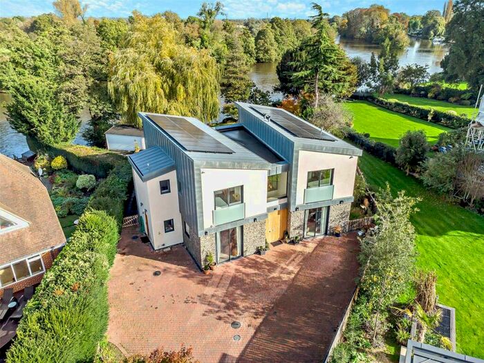 5 Bedroom Detached House For Sale In Vicarage Walk, Bray, Maidenhead, Berkshire, SL6