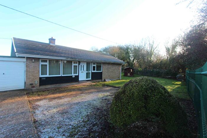 3 Bedroom House To Rent In Whiteb Waltham - Off Paley Street, SL6