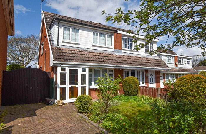 3 Bedroom Semi Detached House For Sale In Dearnford Avenue, Bromborough, Wirral, CH62