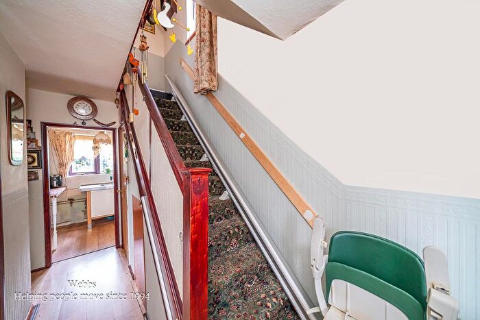 3 Bedroom Semi-Detached House For Sale In Acorn Road, Wolverhampton, WV11