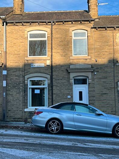 3 Bedroom Terraced House To Rent In New Street, Huddersfield, HD1