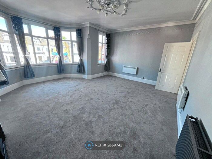 3 Bedroom Maisonette To Rent In Green Lanes, London, N13