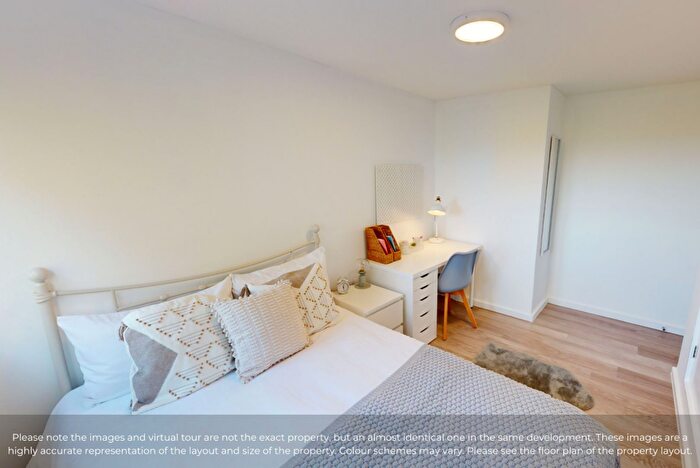 4 Bedroom House To Rent In Lebanon Close, EX4