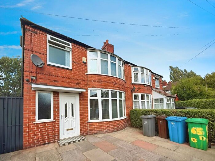 4 Bedroom Semi-Detached House To Rent In School Grove, Manchester, M20