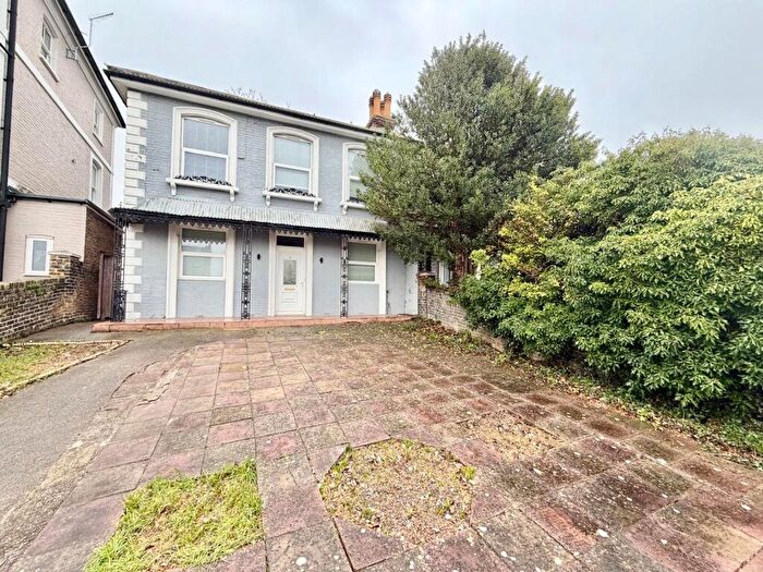 4 Bedroom Semi-Detached House To Rent In Eaton Road, Margate, Kent, CT9