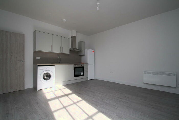 2 Bedroom Apartment To Rent In High Street, Epping, CM16
